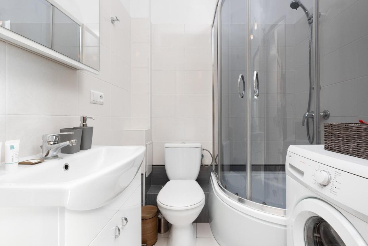 ורשה Apartments City Center Krucza By Renters מראה חיצוני תמונה